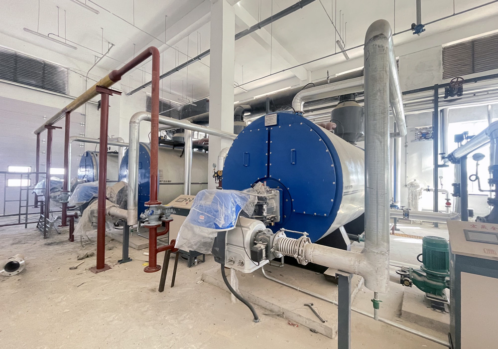 低氮冷凝燃油燃气热水锅炉安装现场